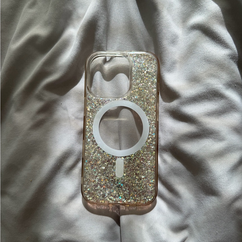 Glitter Phone Case with MagSafe Compatibility iPhone 16 Pro